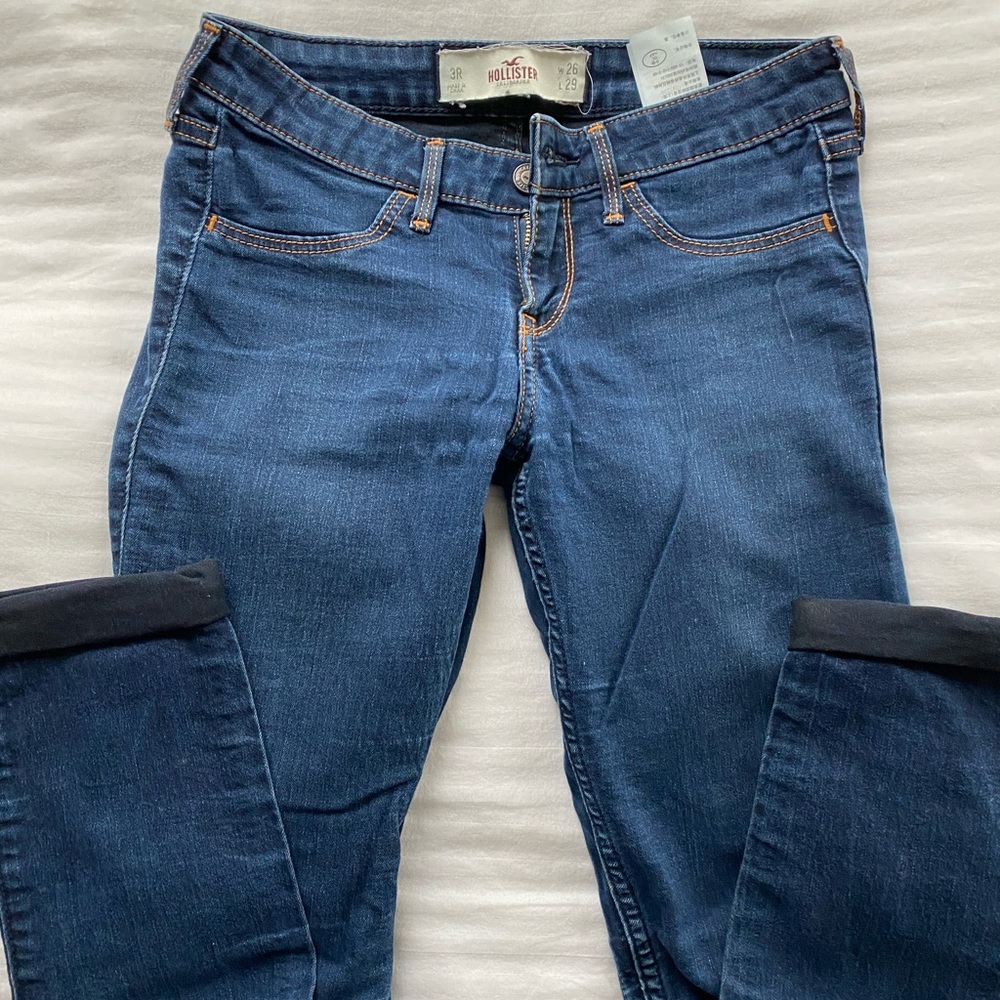 HOLLISTER LOW RISE JEANS